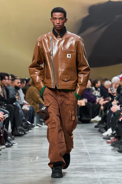 Look 25